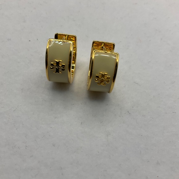 Tory Burch KIRA ENAMEL HOOP EARRING - Picture 4 of 9